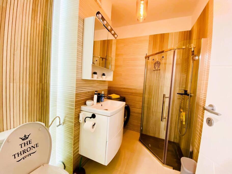 Blue Plaza Studio Apartment Bucharest Exterior photo